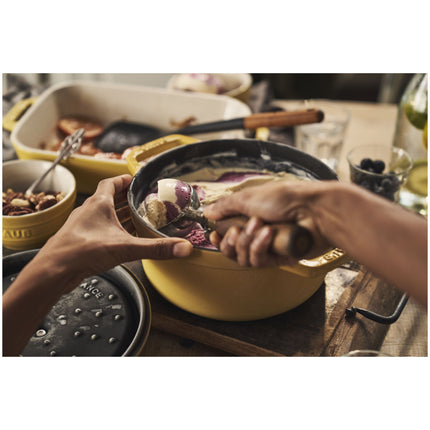 STAUB La Cocotte 5.25 L Cast Iron Round Cocotte, Citron